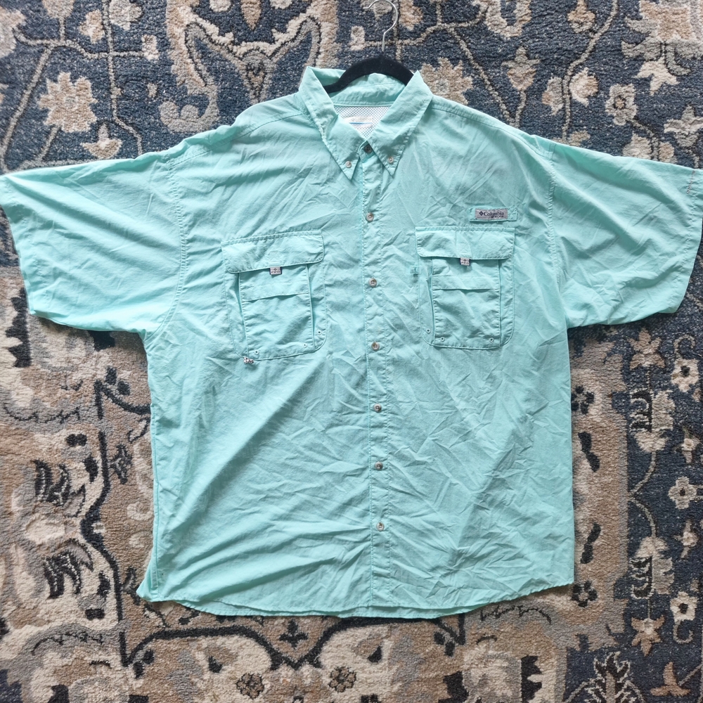 Esta es una camisa Columbia PFG Bahama II de manga corta en color verde menta. 